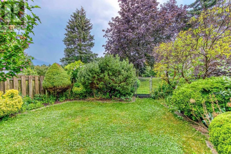 741 QUEENSBRIDGE DRIVE, Mississauga (Creditview), Ontario, L5C3T3