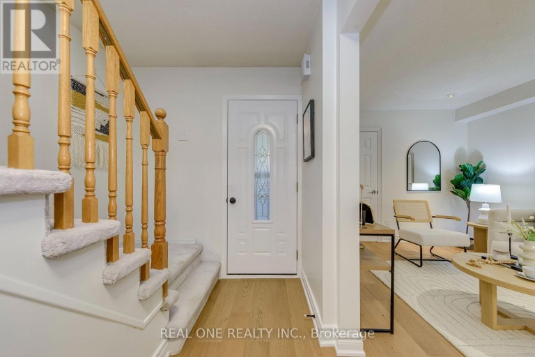 741 QUEENSBRIDGE DRIVE, Mississauga (Creditview), Ontario, L5C3T3