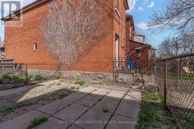 BSMT - 212 WELLINGTON STREET N, Hamilton (Landsdale), Ontario, L8L5A5