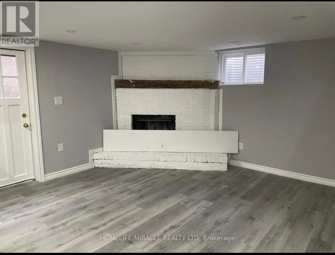 LOWER - 23 JAY COURT, Kitchener, Ontario, N2E1P7