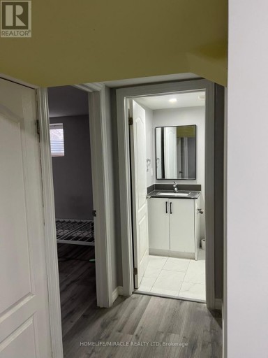 LOWER - 23 JAY COURT, Kitchener, Ontario, N2E1P7