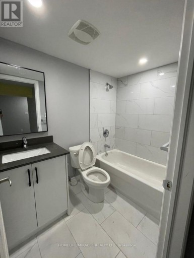 LOWER - 23 JAY COURT, Kitchener, Ontario, N2E1P7