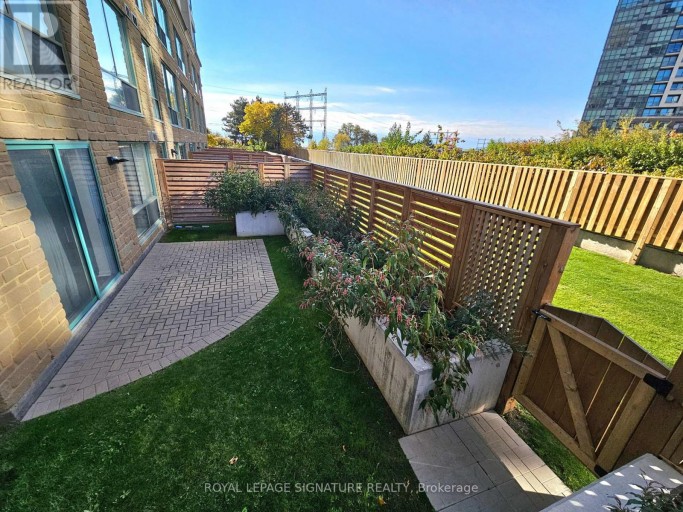 102 - 101 SUBWAY CRESCENT, Toronto (Islington-City Centre West), Ontario, M9B6K4