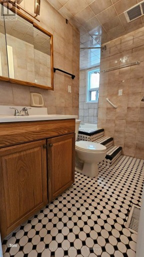 2ND FLOOR - 568 ROGERS AVENUE, Toronto (Keelesdale-Eglinton West), Ontario, M6M1B6