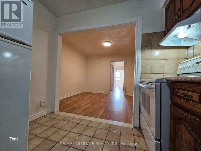 2ND FLOOR - 568 ROGERS AVENUE, Toronto (Keelesdale-Eglinton West), Ontario, M6M1B6