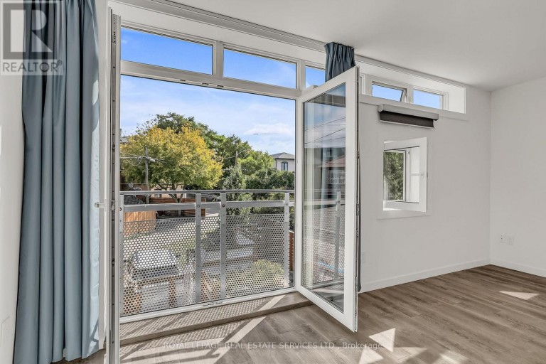 C - 439 WINONA DRIVE, Toronto (Oakwood Village), Ontario, M6C3T4