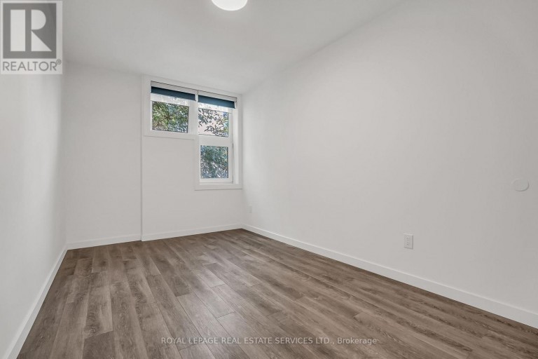 C - 439 WINONA DRIVE, Toronto (Oakwood Village), Ontario, M6C3T4