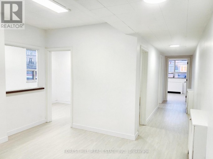 250 - 226 BATHURST STREET, Toronto (Trinity-Bellwoods), Ontario, M5T2R9