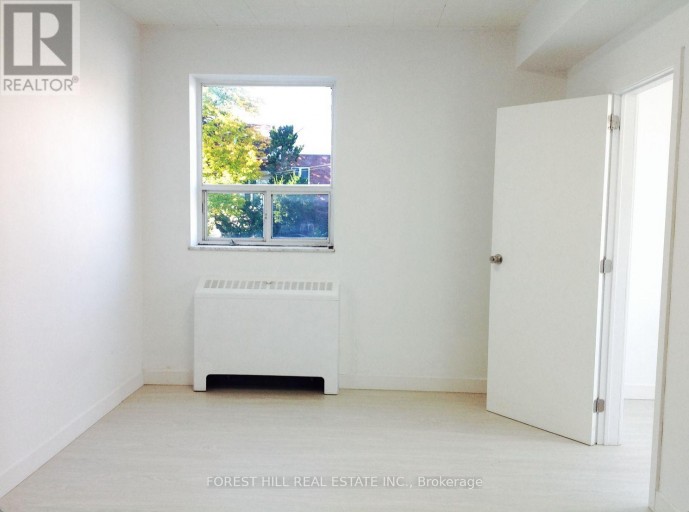 250 - 226 BATHURST STREET, Toronto (Trinity-Bellwoods), Ontario, M5T2R9