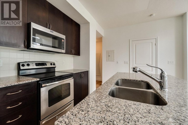 2702 - 223 WEBB DRIVE, Mississauga (City Centre), Ontario, L5B0E8