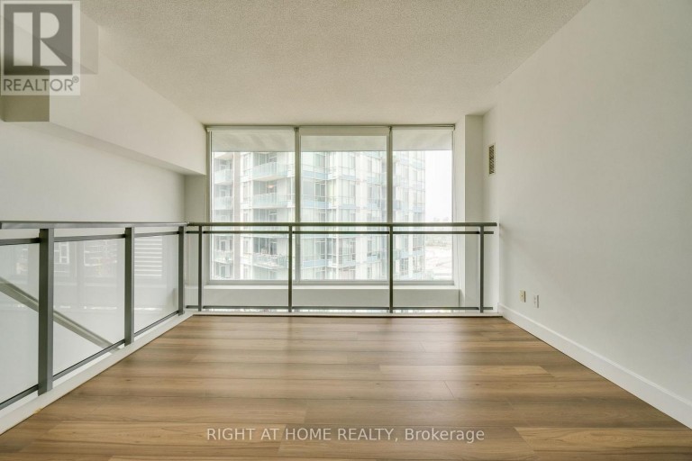 2702 - 223 WEBB DRIVE, Mississauga (City Centre), Ontario, L5B0E8