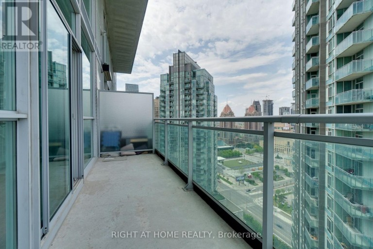 2702 - 223 WEBB DRIVE, Mississauga (City Centre), Ontario, L5B0E8
