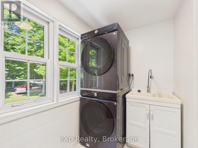 20 HIGHLAND CRESCENT, South Bruce, Ontario, N0G2V0