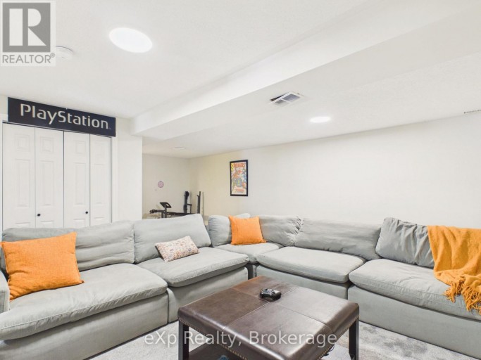 20 HIGHLAND CRESCENT, South Bruce, Ontario, N0G2V0