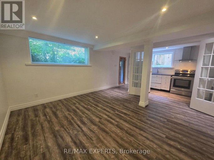 LOWER - 39 TWENTY FIFTH STREET, Toronto (Long Branch), Ontario, M8V3P8