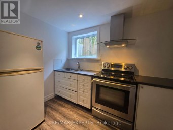 LOWER - 39 TWENTY FIFTH STREET Toronto (Long Branch) Ontario photo 6