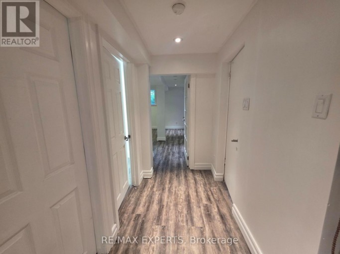 LOWER - 39 TWENTY FIFTH STREET, Toronto (Long Branch), Ontario, M8V3P8