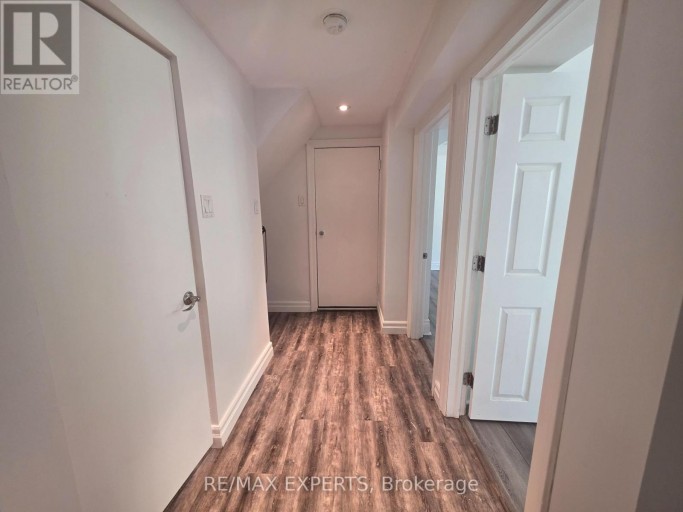 LOWER - 39 TWENTY FIFTH STREET, Toronto (Long Branch), Ontario, M8V3P8
