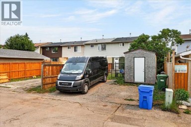 219 Penworth Drive SE Calgary Alberta photo 40