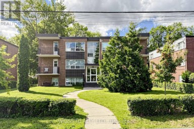 4 - 17 FRASERWOOD AVENUE Toronto (Englemount-Lawrence) Ontario photo 1
