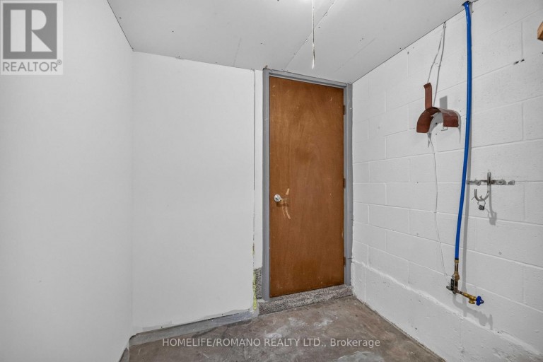 BSMT - 61 GAS LIGHT CRESCENT, Vaughan (East Woodbridge), Ontario, L4L8E8