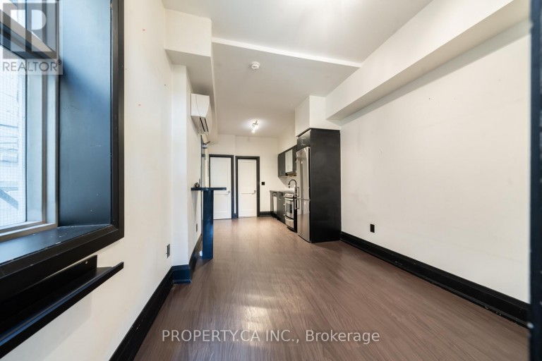 3 - 960 QUEEN STREET W, Toronto (Trinity-Bellwoods), Ontario, M6J1G8