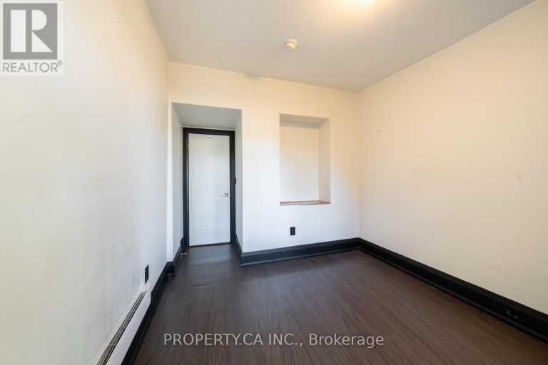 3 - 960 QUEEN STREET W, Toronto (Trinity-Bellwoods), Ontario, M6J1G8