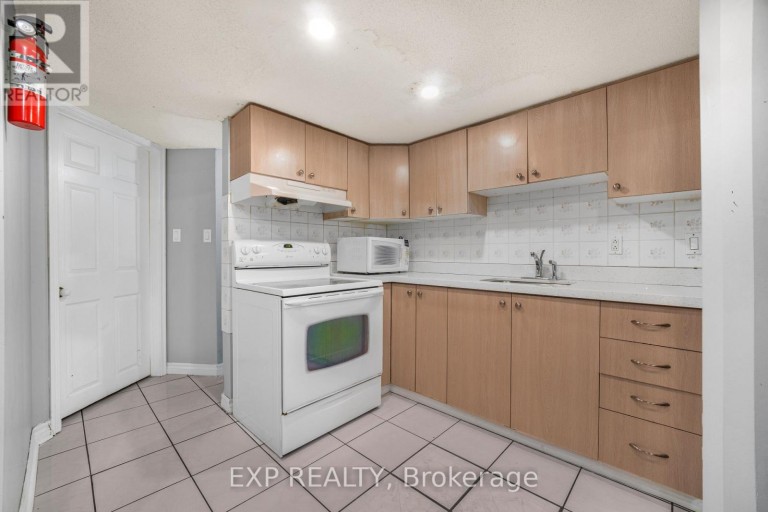 128 OLYMPIA CRESCENT, Brampton (Fletcher's Meadow), Ontario, L6X4W3