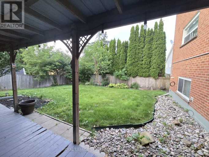 3 - 9 PARK AVENUE, Brantford, Ontario, N3S5G9