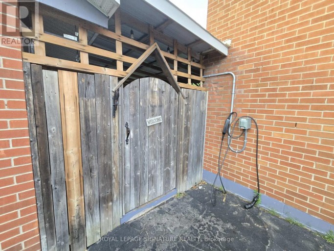 3 - 9 PARK AVENUE, Brantford, Ontario, N3S5G9