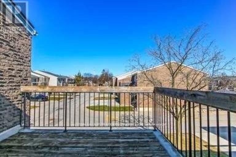 17 - 711 OSGOODE DRIVE, London South (South Y), Ontario, N6E2C8