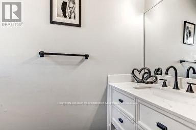 17 - 711 OSGOODE DRIVE, London South (South Y), Ontario, N6E2C8