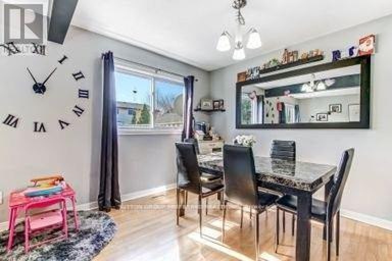 17 - 711 OSGOODE DRIVE, London South (South Y), Ontario, N6E2C8