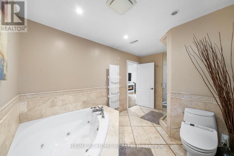 40 HEATHVIEW AVENUE, Toronto (Bayview Village), Ontario, M2K2C1