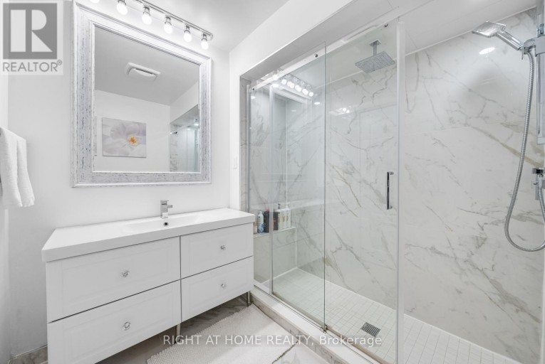 40 HEATHVIEW AVENUE, Toronto (Bayview Village), Ontario, M2K2C1