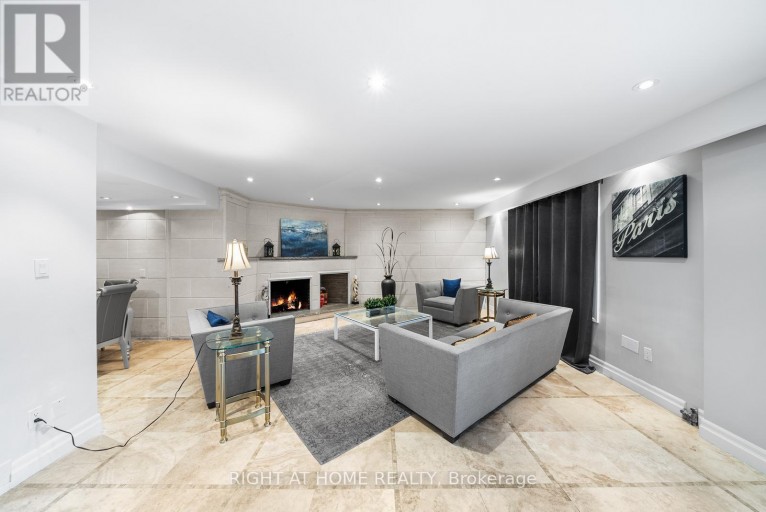 40 HEATHVIEW AVENUE, Toronto (Bayview Village), Ontario, M2K2C1