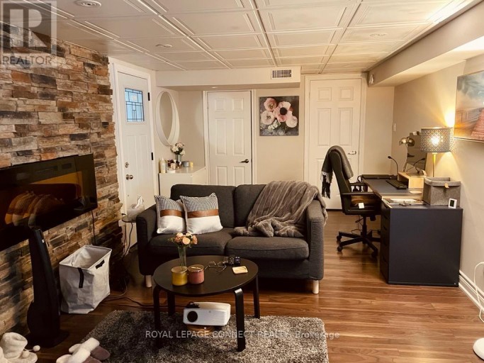 LOWER - 43 TOMLIN CRESCENT, Richmond Hill (North Richvale), Ontario, L4C7T1