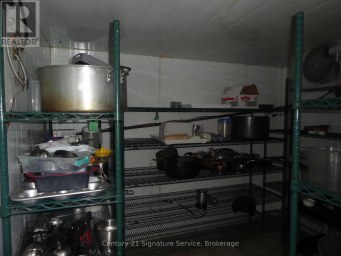 MAIN FLOOR - 1376 QUEEN STREET Toronto (South Parkdale) Ontario photo 12