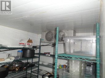 MAIN FLOOR - 1376 QUEEN STREET Toronto (South Parkdale) Ontario photo 13