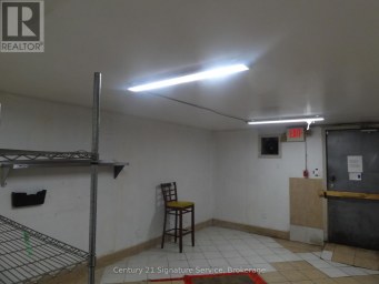 MAIN FLOOR - 1376 QUEEN STREET Toronto (South Parkdale) Ontario photo 17