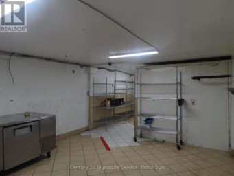 MAIN FLOOR - 1376 QUEEN STREET Toronto (South Parkdale) Ontario photo 18