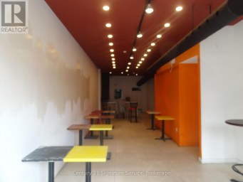 MAIN FLOOR - 1376 QUEEN STREET Toronto (South Parkdale) Ontario photo 4