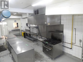 MAIN FLOOR - 1376 QUEEN STREET Toronto (South Parkdale) Ontario photo 9