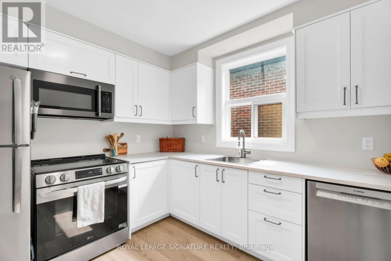 3 - 117 HILLSDALE AVENUE E, Toronto (Mount Pleasant West), Ontario, M4S1T4
