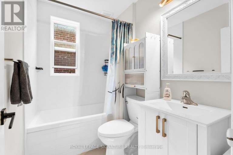 3 - 117 HILLSDALE AVENUE E, Toronto (Mount Pleasant West), Ontario, M4S1T4