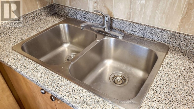BASEMENT - 5 MUGFORD CRESCENT N, Brampton (Brampton West), Ontario, L6Y6A7
