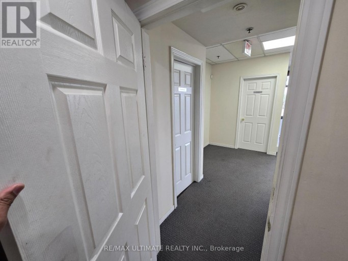 A - 386 DEERHURST DRIVE, Brampton (Gore Industrial South), Ontario, L6T5H9