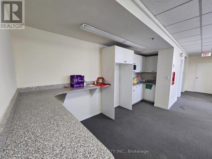 A - 386 DEERHURST DRIVE, Brampton (Gore Industrial South), Ontario, L6T5H9