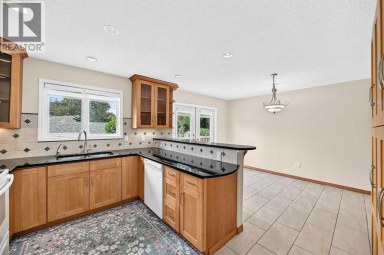 351 Cedarpark Drive SW Calgary Alberta photo 13
