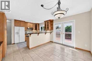 351 Cedarpark Drive SW Calgary Alberta photo 14